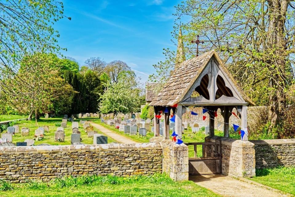 Down Ampney Cottage Exterior foto